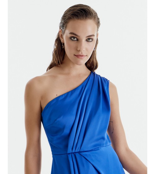 Access One shoulder pleated....