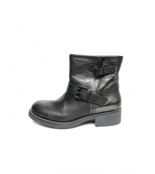 Leather boots - Black.